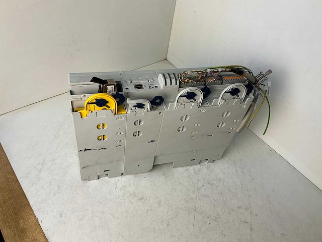 Lenze e94ashe0044 single drive highline frequentieregelaar - afbeelding 1 van  6