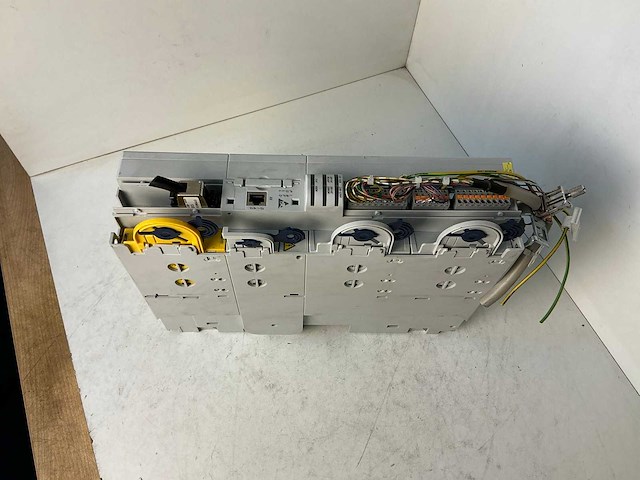 Lenze e94ashe0044 single drive highline frequentieregelaar - afbeelding 2 van  6