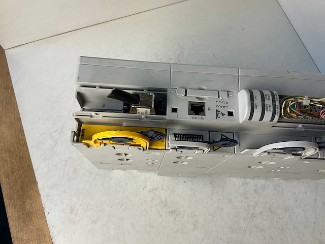Lenze e94ashe0044 single drive highline frequentieregelaar - afbeelding 4 van  6