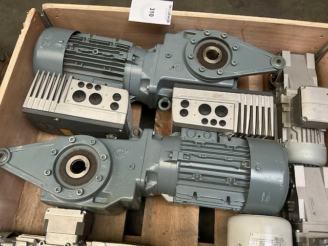 Lenze en nord drivesystems reductiemotor (12x) - afbeelding 10 van  12