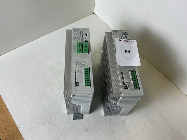 Lenze evf8211-e en 33.8211_e frequentieregelaar (2x) - afbeelding 2 van  4