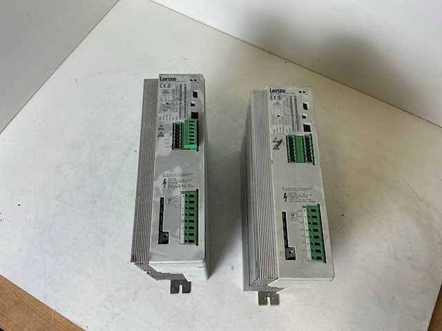 Lenze evf8213-e frequentieregelaar (2x) - afbeelding 2 van  4