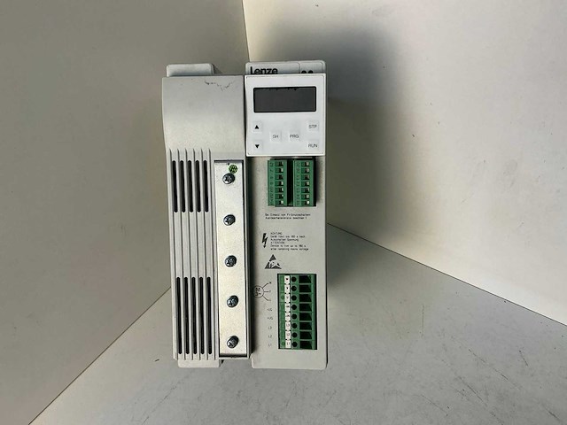 Lenze evf8215-e frequentieregelaar - afbeelding 1 van  7