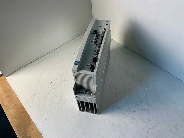 Lenze evs9321-ep frequentieregelaar - afbeelding 2 van  4