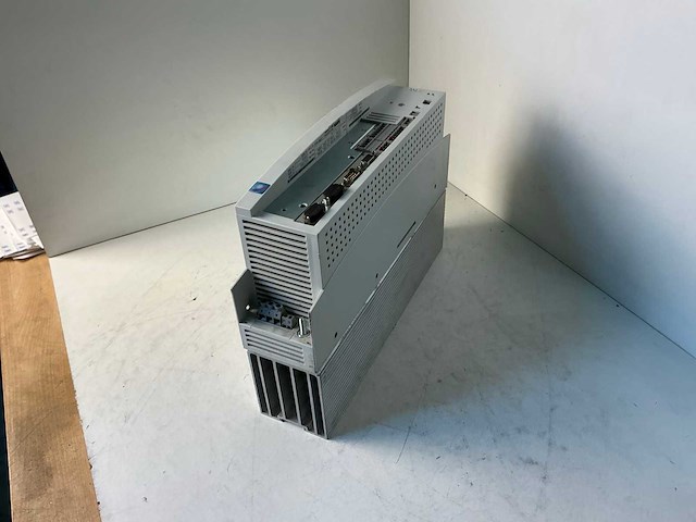 Lenze evs9321-ep frequentieregelaar - afbeelding 3 van  4