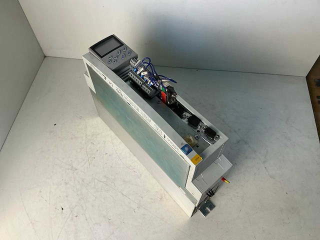 Lenze evs9322-es frequentieregelaar - afbeelding 1 van  6