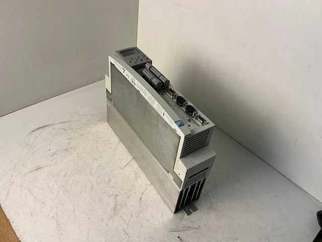 Lenze evs9322-es frequentieregelaar - afbeelding 1 van  6