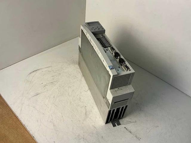 Lenze evs9322-es frequentieregelaar - afbeelding 1 van  5