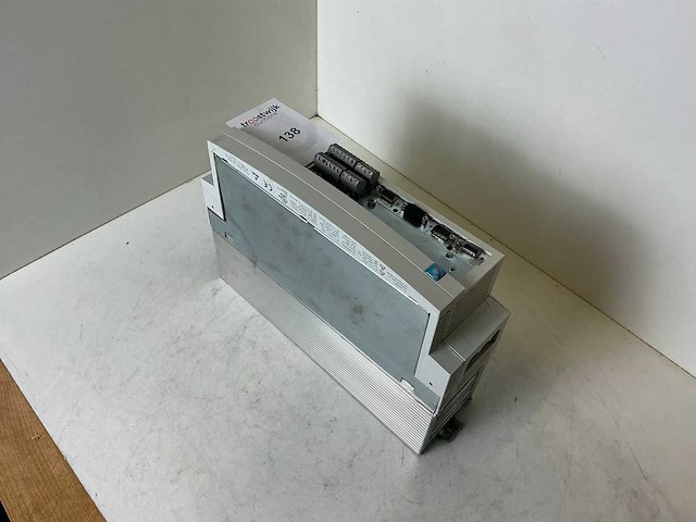 Lenze evs9323-ep frequentieregelaar - afbeelding 1 van  5