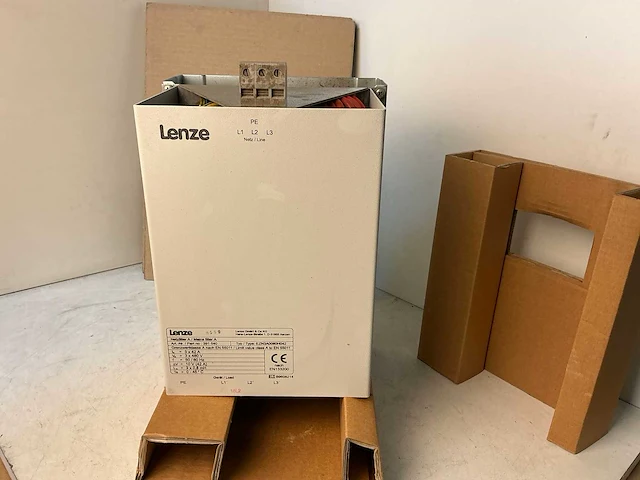 Lenze ezn3a0080h042 driefase netfilter - afbeelding 1 van  6