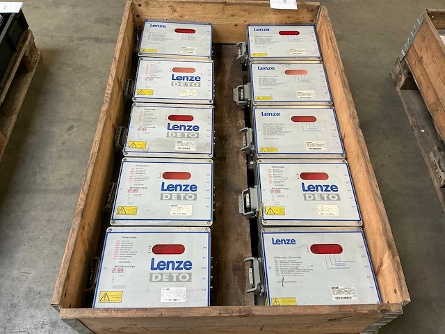 Lenze frequentieregelaar (10x) - afbeelding 1 van  8