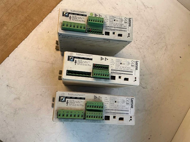 Lenze frequentieregelaar (3x) - afbeelding 12 van  12