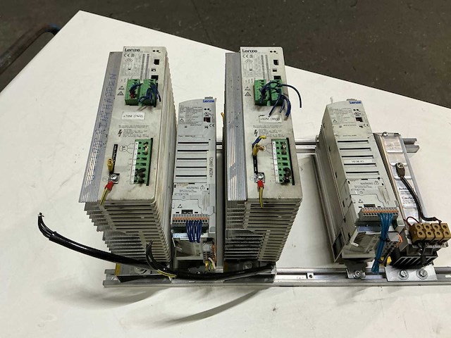 Lenze frequentieregelaar (4x) - afbeelding 2 van  3