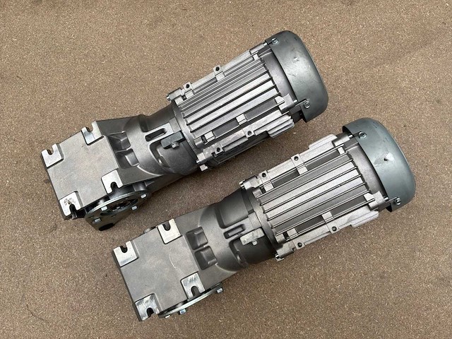 Lenze g500-b110 motorreductor (2x) - afbeelding 4 van  8