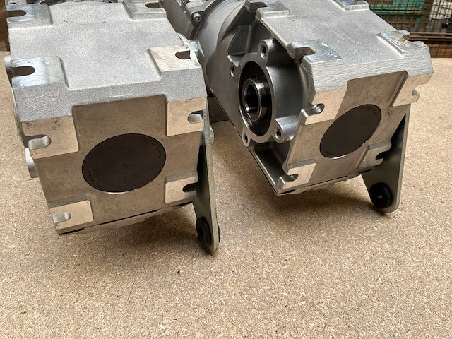 Lenze g500-b110 motorreductor (2x) - afbeelding 6 van  8