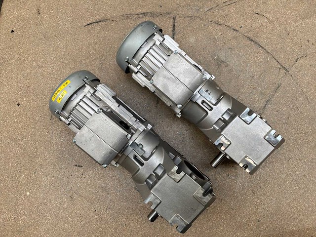 Lenze g500-b110 motorreductor (2x) - afbeelding 4 van  8