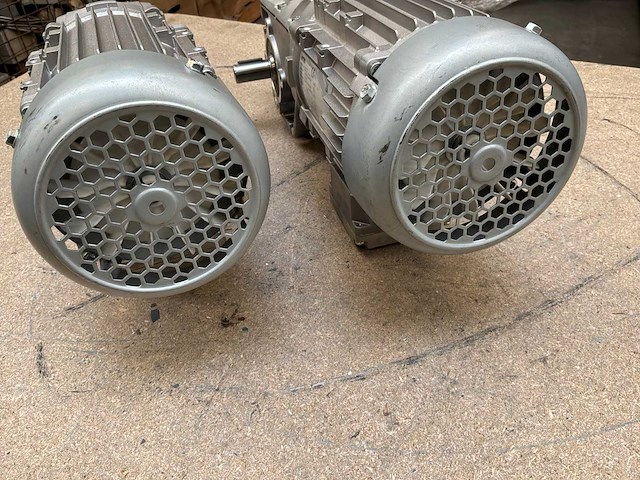 Lenze g500-b110 motorreductor (2x) - afbeelding 6 van  8
