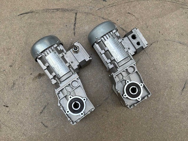 Lenze g500-b45 motorreductor (2x) - afbeelding 4 van  8