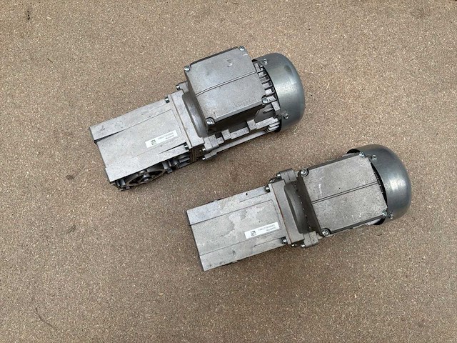 Lenze g500-b45 motorreductor (2x) - afbeelding 2 van  8