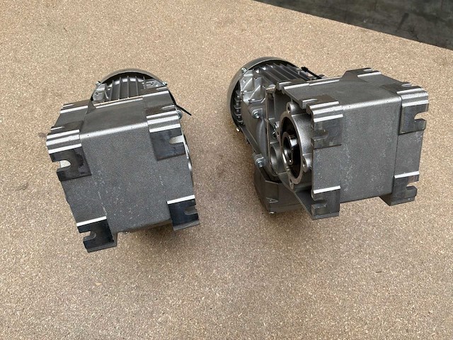 Lenze g500-b45 motorreductor (2x) - afbeelding 6 van  8