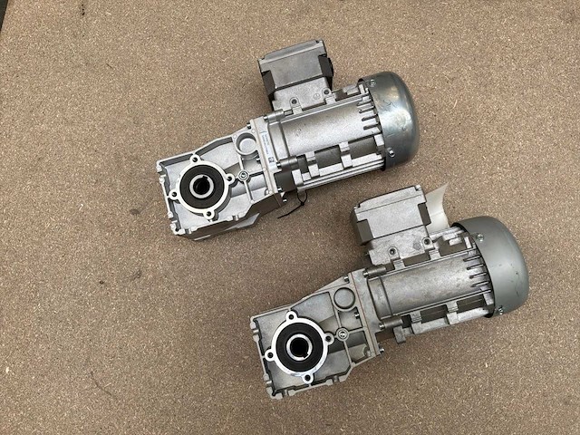 Lenze g500-b45 motorreductor (2x) - afbeelding 3 van  9