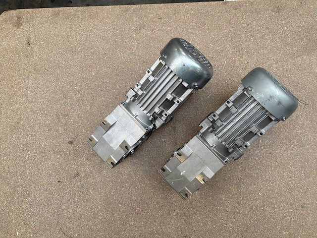 Lenze g500-b45 motorreductor (2x) - afbeelding 4 van  9