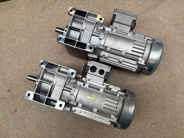 Lenze g500-h100 motorreductor (2x) - afbeelding 3 van  9