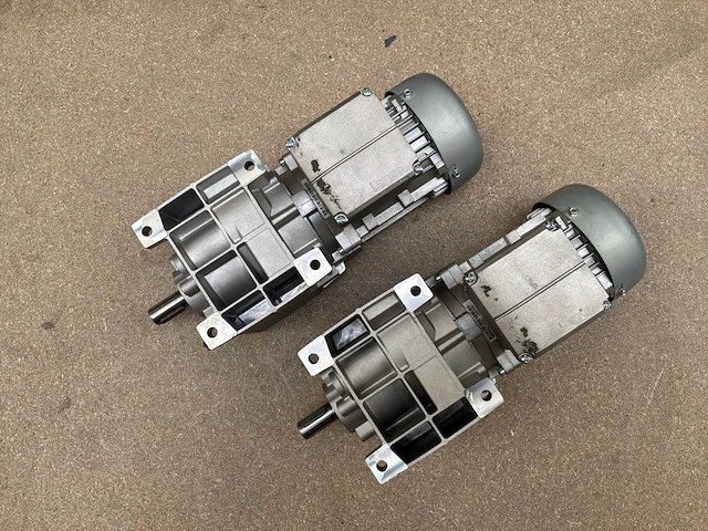 Lenze g500-h100 motorreductor (2x) - afbeelding 2 van  8