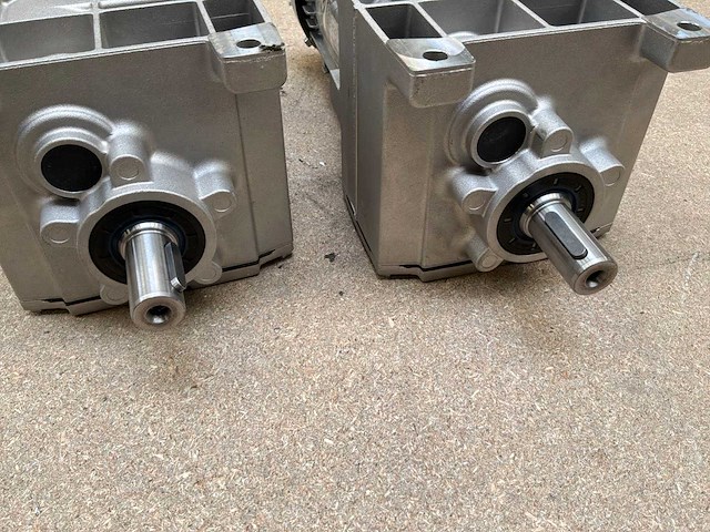 Lenze g500-h100 motorreductor (2x) - afbeelding 6 van  8