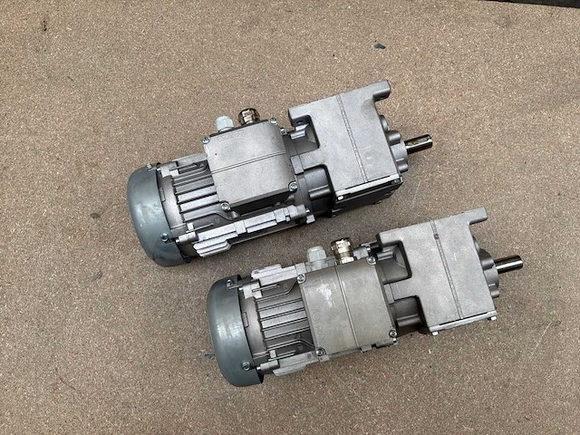 Lenze g500-h100 motorreductor (2x) - afbeelding 3 van  9