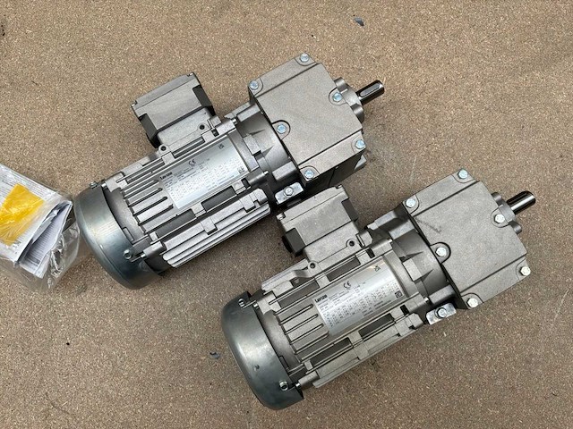 Lenze g500-h100 motorreductor (2x) - afbeelding 2 van  9