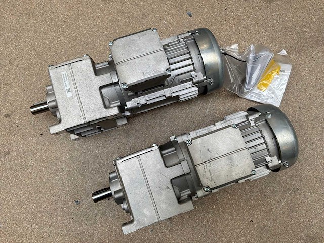 Lenze g500-h100 motorreductor (2x) - afbeelding 3 van  9