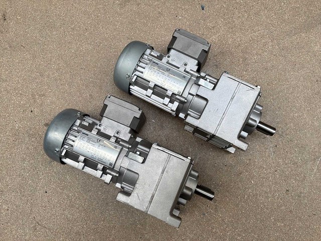 Lenze g500-h100 motorreductor (2x) - afbeelding 2 van  9