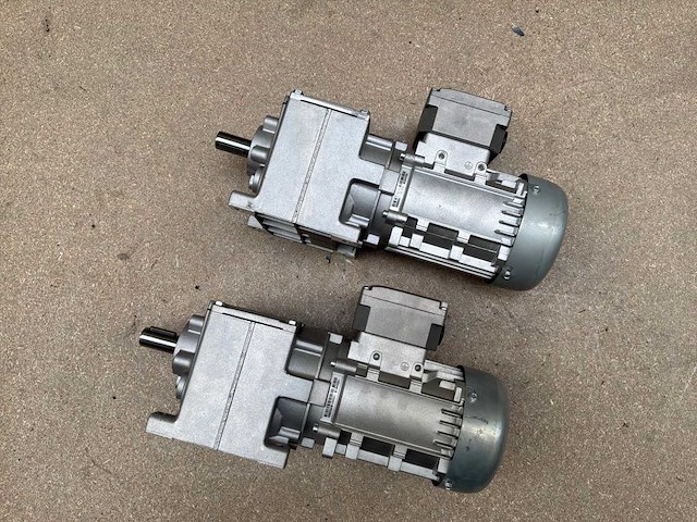 Lenze g500-h100 motorreductor (2x) - afbeelding 4 van  9