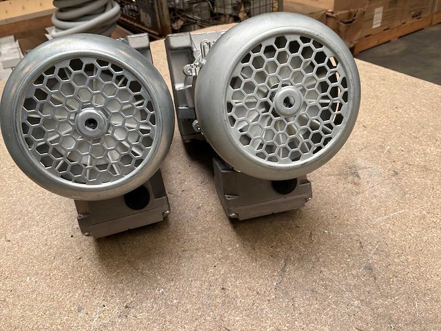 Lenze g500-h100 motorreductor (2x) - afbeelding 6 van  9