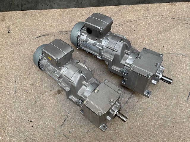 Lenze g500-h100 motorreductor (2x) - afbeelding 2 van  8