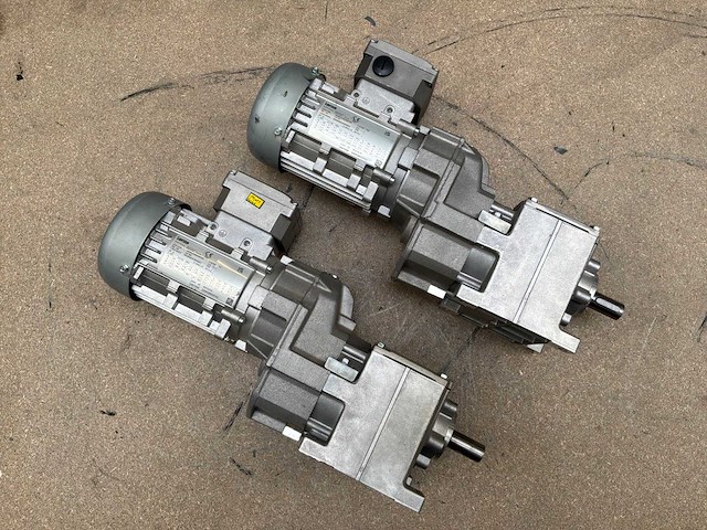 Lenze g500-h100 motorreductor (2x) - afbeelding 3 van  8