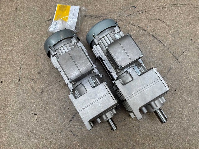 Lenze g500-h100 motorreductor (2x) - afbeelding 3 van  8