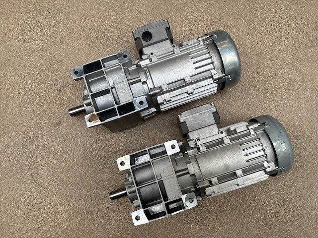 Lenze g500-h100 motorreductor (2x) - afbeelding 3 van  9