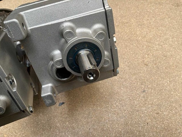 Lenze g500-h100 motorreductor (2x) - afbeelding 7 van  9