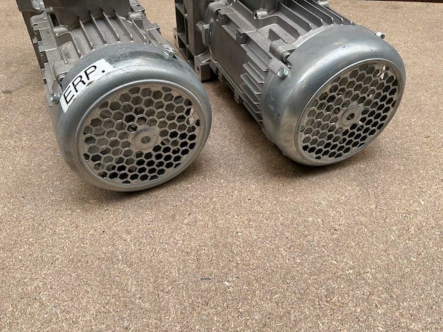 Lenze g500-h100 motorreductor (2x) - afbeelding 6 van  8