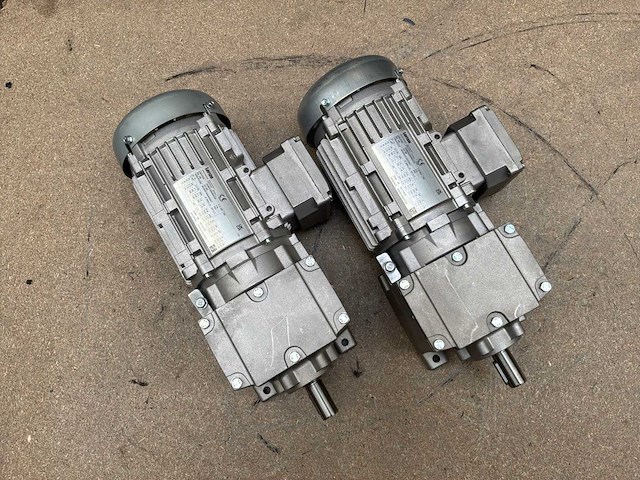 Lenze g500-h100 motorreductor (2x) - afbeelding 2 van  8
