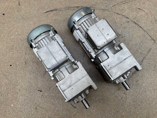 Lenze g500-h100 motorreductor (2x) - afbeelding 3 van  8