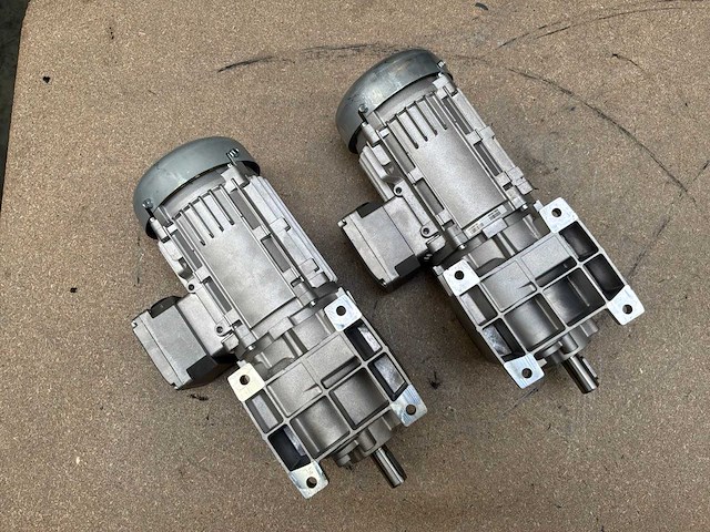 Lenze g500-h100 motorreductor (2x) - afbeelding 4 van  8