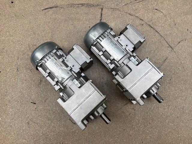 Lenze g500-h100 motorreductor (2x) - afbeelding 4 van  8