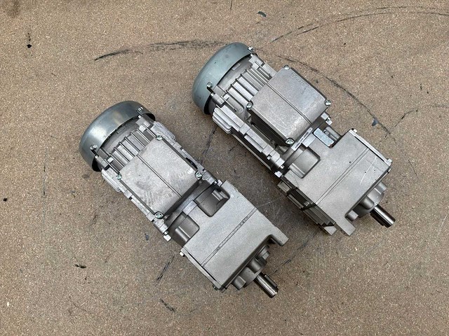 Lenze g500-h100 motorreductor (2x) - afbeelding 3 van  8
