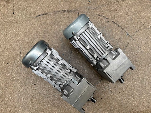 Lenze g500-h100 motorreductor (2x) - afbeelding 5 van  8