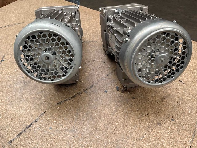 Lenze g500-h100 motorreductor (2x) - afbeelding 6 van  8