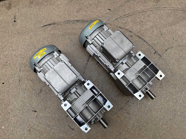 Lenze g500-h100 motorreductor (2x) - afbeelding 3 van  8