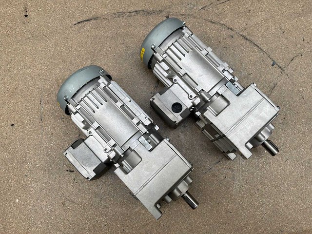 Lenze g500-h100 motorreductor (2x) - afbeelding 4 van  8